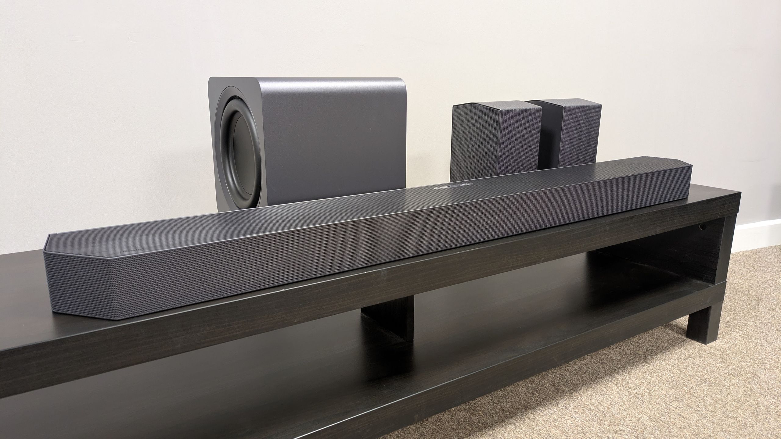 三星 HW-Q990F 条形音响降至千美元内:11.1.4 声道 Dolby Atmos 套装进入更好入手窗口封面图