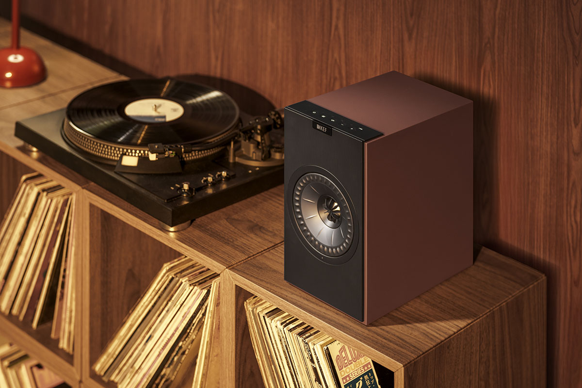 KEF Coda W 发布:999 美元把 Uni-Q、唱放和 HDMI ARC 做进无线书架箱封面图