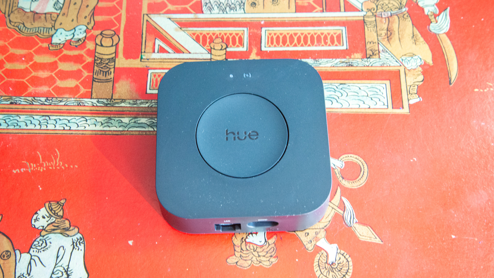 Philips Hue Bridge Pro 固件翻车:一次更新就可能让整套智能灯离线,Bridge Pro 用户先别急着点升级封面图