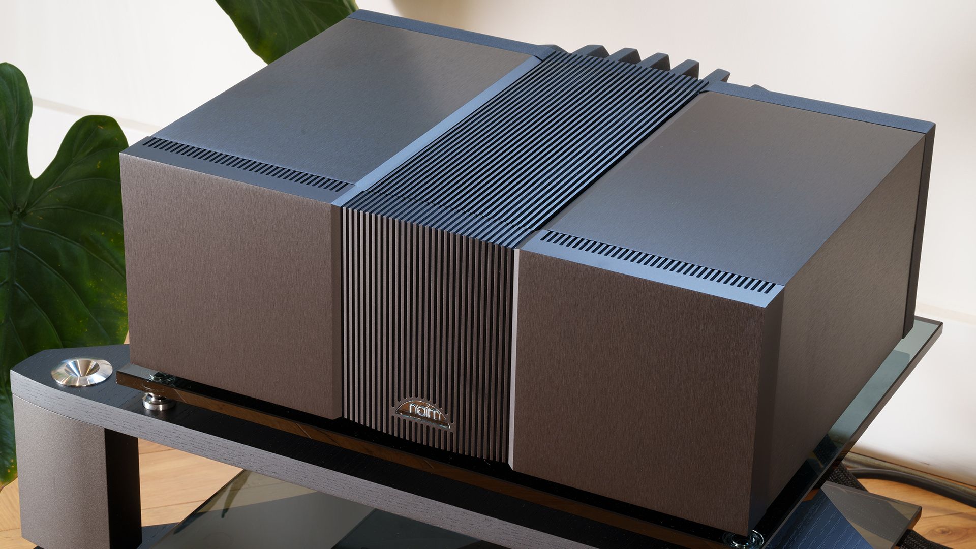 Naim 与 Focal 正式易主：Barco 接盘后，Hi-Fi 与家庭影院市场可能要开始拼整套方案了封面图