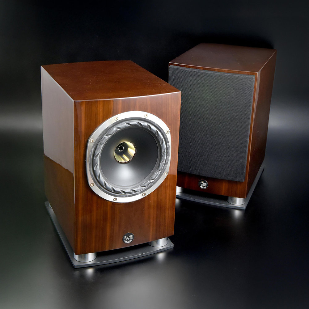 Fyne Audio F500SP 书架音箱亮相:小空间 HiFi 这条路,英国箱子还在认真卷声音质感封面图